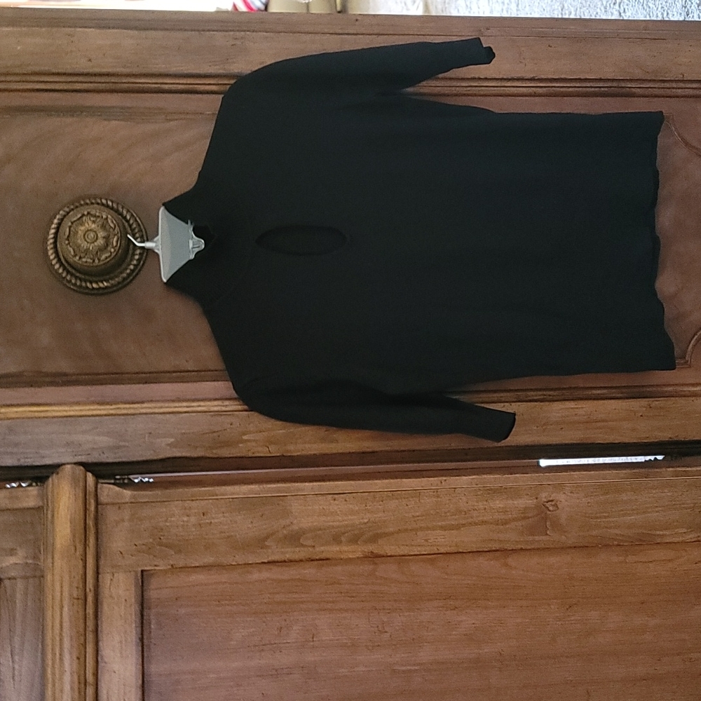 Cache mock turtleneck top with keyhole feature